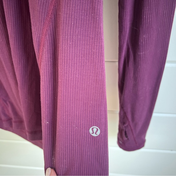 Lululemon maroon lightweight hooded pullover - Picture 4 of 4